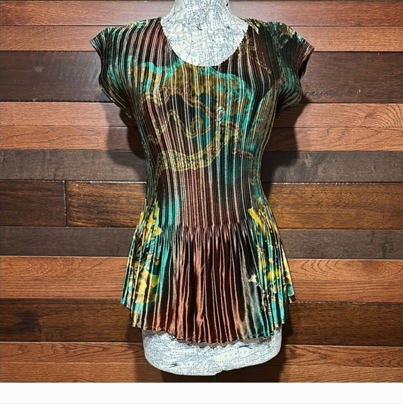 Multicolor Pleated Women's Top - Picture 1 of 7